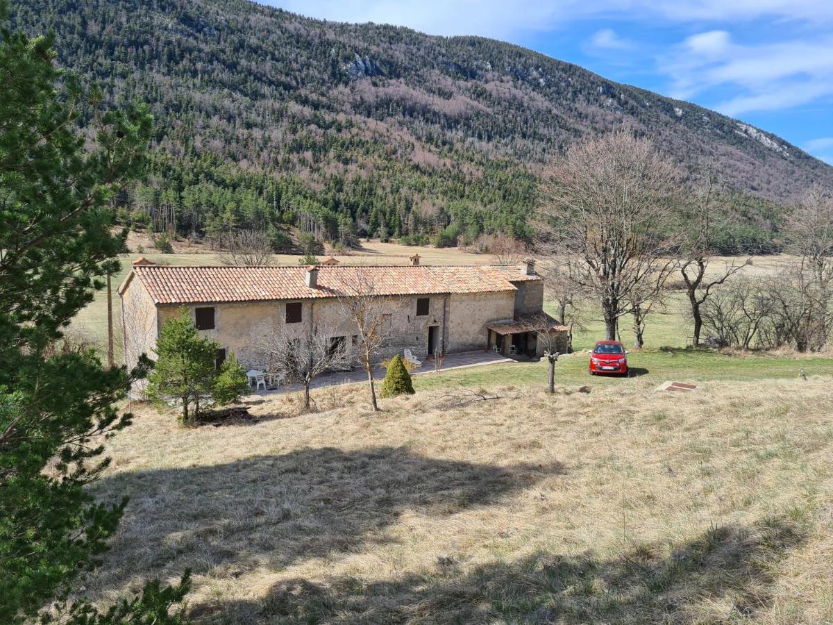 La Grande Maison Dans La Prairie Caille Exterior foto