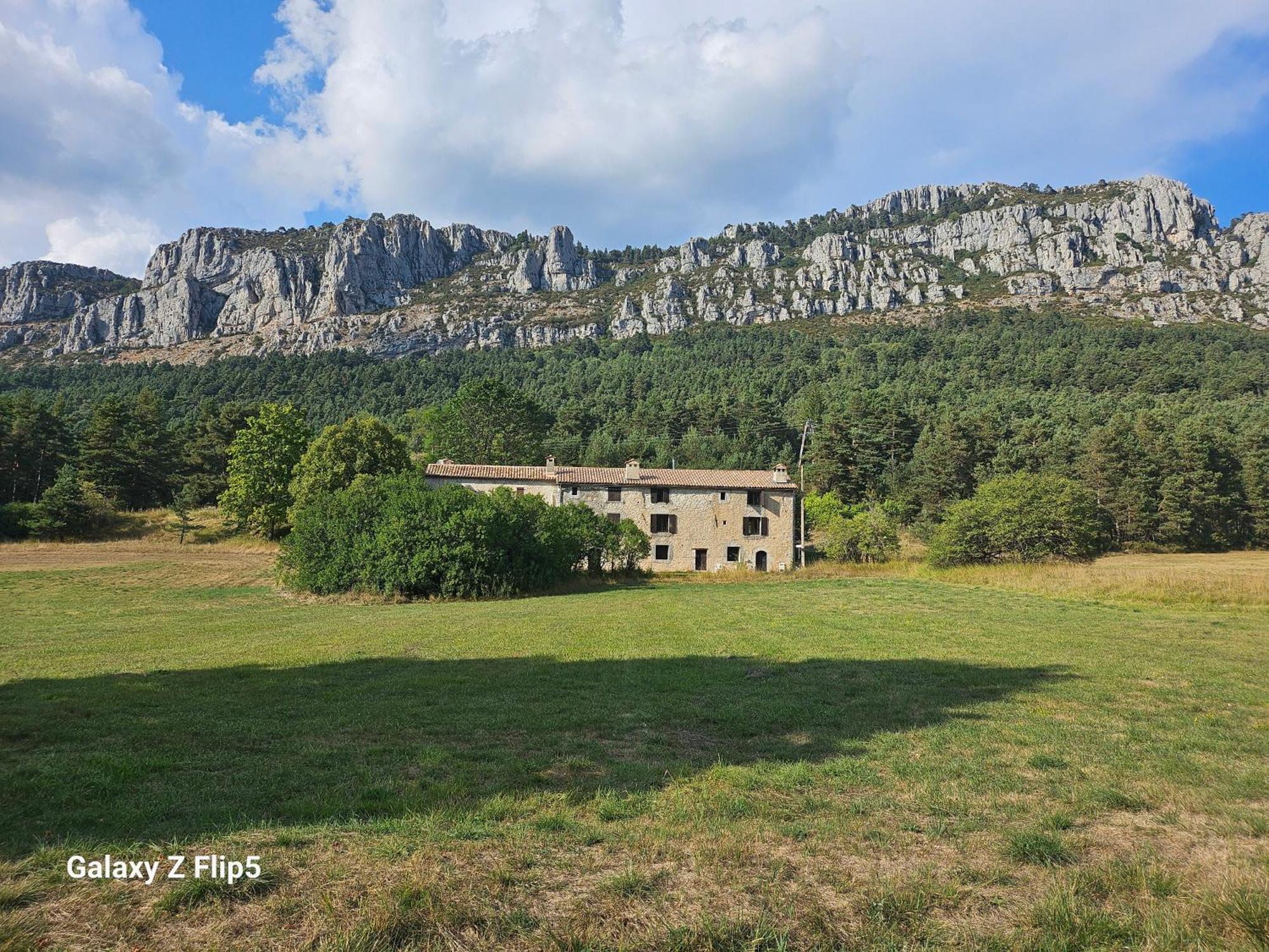 La Grande Maison Dans La Prairie Caille Exterior foto