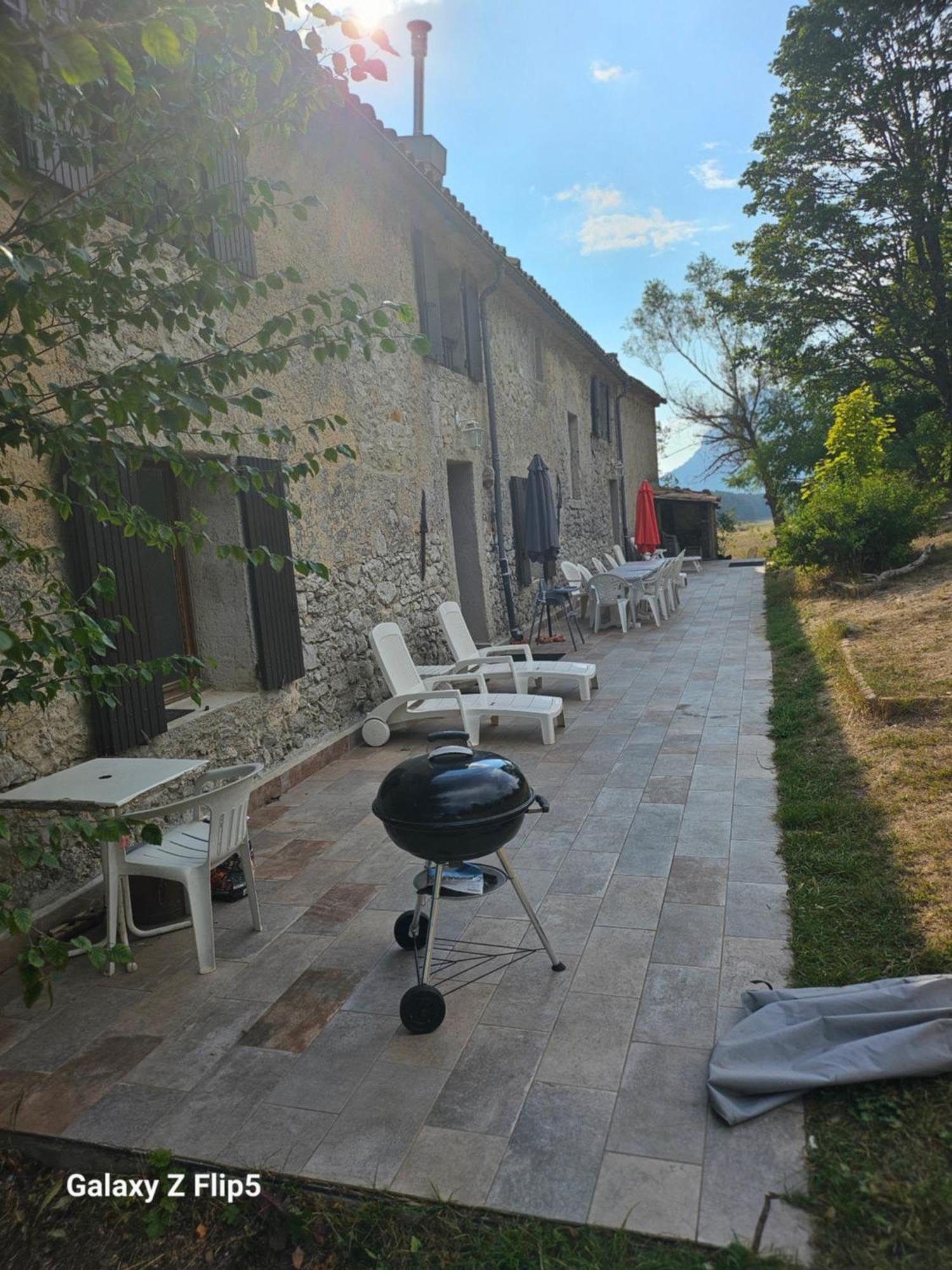 La Grande Maison Dans La Prairie Caille Exterior foto
